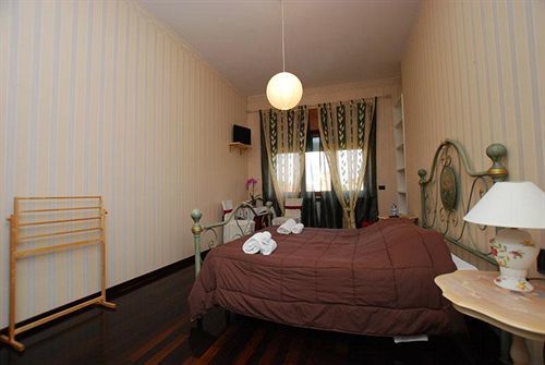 Bed and Breakfast La Boheme Верона Экстерьер фото